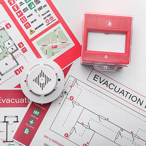 Plan évacuation, détecteur de fumée et point d'appel